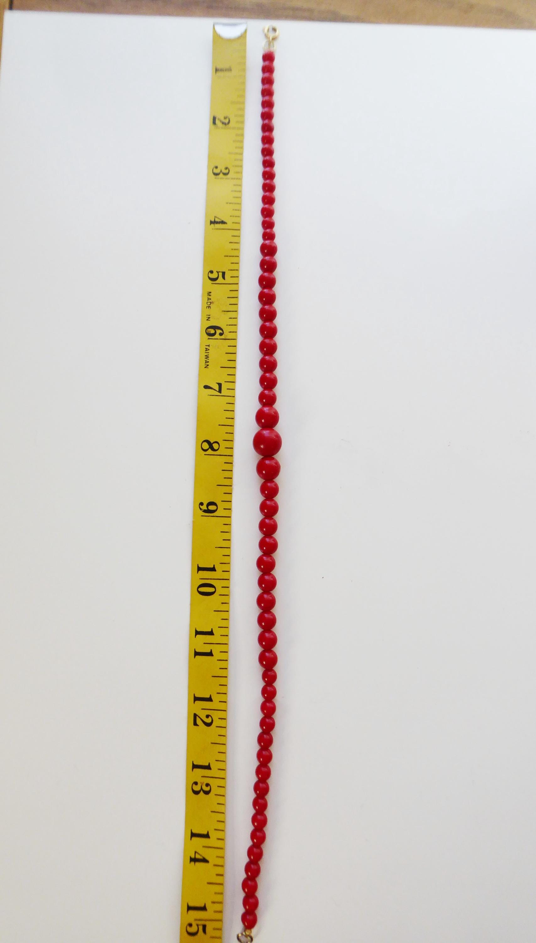 Collier Sautoir Vintage En Résine Plastique Rouge - Époque Années 60-70 - Bel état