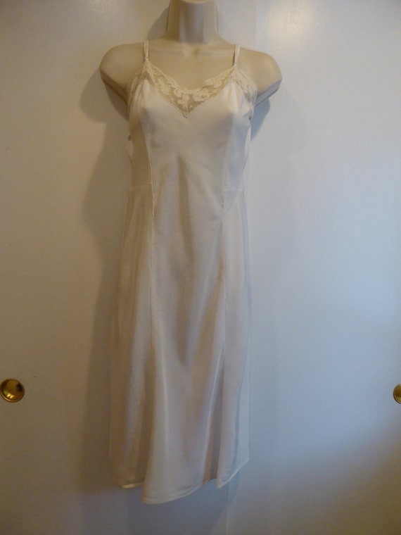 Vintage  50s Leona Bias Cut Nylon Slip with Lace … - image 1