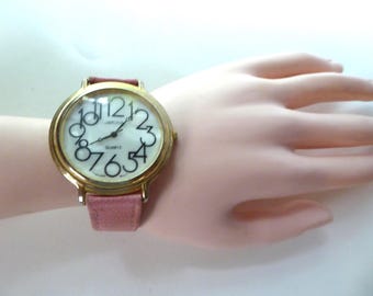 Vintage Japona Ladies Quartz Movement Pink Leather Band Wrist Watch