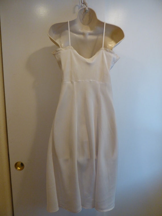 Vintage  50s Leona Bias Cut Nylon Slip with Lace … - image 5