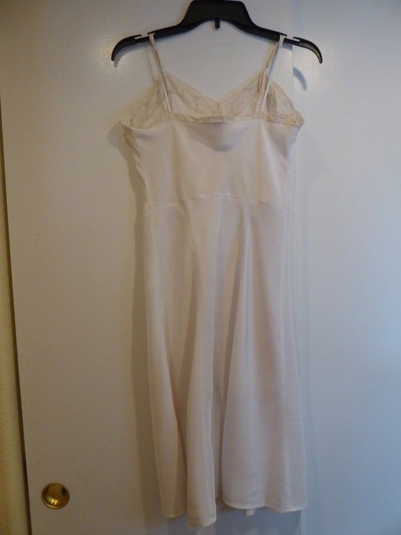 Vintage  50s Leona Bias Cut Nylon Slip with Lace … - image 3