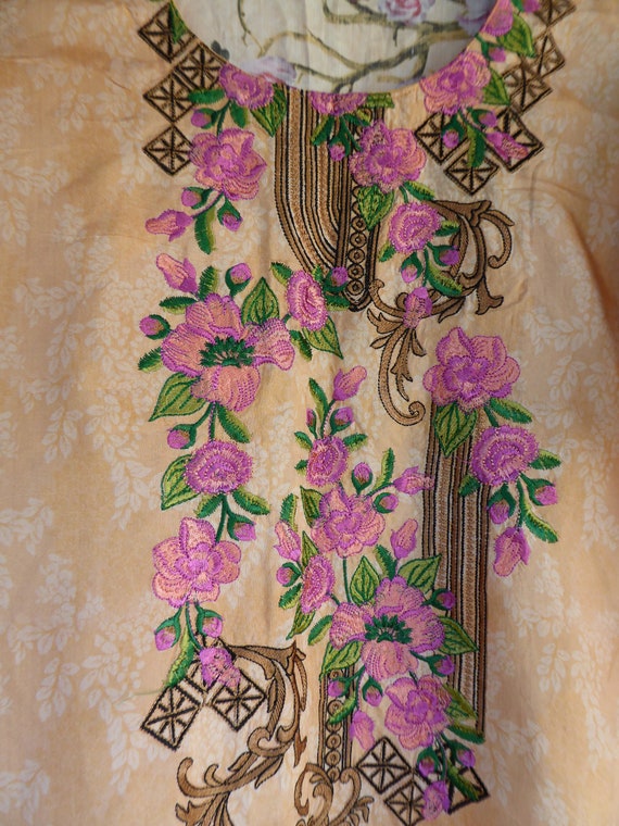 Vintage Ladies S Silk Embroidered Kaftan Peach Co… - image 2