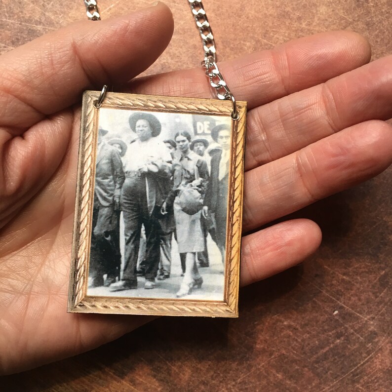 laser cut pendant necklace painting picture frame necklace artist wood art necklace frida kahlo Frida and Diego frame necklace