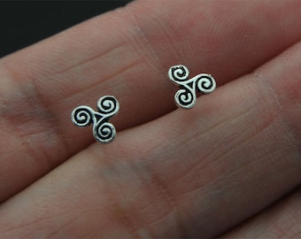 Oxidized 925 Sterling Silver Spiral Stud Earrings, swirl stud, Spiral cartilage stud - Tiny Spiral Studs - Spiral post earring