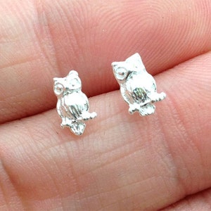 925 Sterling Silver stud,  Tiny Sterling Silver Owl Stud Earrings, Dainty Earrings, Everyday Jewelry, Cartilage, Helix. Tragus