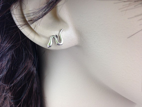 Pura vida cartilage earrings deals