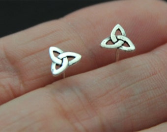 925 Sterling Silver Triangle Stud Earrings, triangle cartilage stud - Tiny triangle Studs - triangle post earring