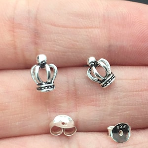 Sterling Silver Earrings, Crown Stud Earrings, Cartilage Earring,Royal Crown Stud Earrings,Tiny Stud Earring,Minimalist Jewelry