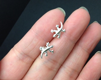 tiny gecko earrings in sterling silver 925, lizard post earrings, iguana, reptile jewelry