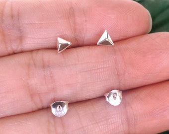5mm Sterling silver Triangle stud post earrings, pyramid post earrings, cartilage triangle stud, helix, tragus stud
