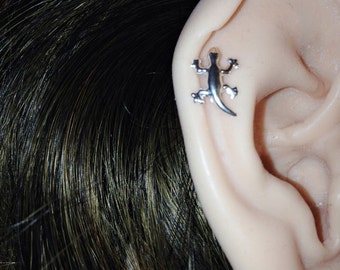 tiny gecko cartilage earrings in sterling silver 925, lizard post earrings, iguana, reptile jewelry, cartilage