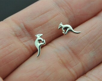 Brincos minúsculos de prata esterlina canguru, brincos de boa sorte, cartilagem, hélice, tragus