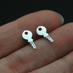 Sterling zilveren master key en sleutel oor studs, key oorbel