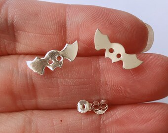 925 sterlingsilver Halloween-örhänge i fladdermusstil, örhängen med studs i fladdermusstil, brosk, tragus, helix, häxa, kvast