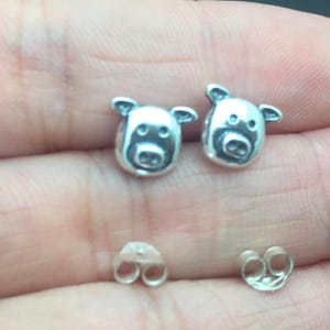 925 Sterling Silver Pig Earrings Pig Studs Farm Animal sterling silver earrings Girl cute studs spring animals, cartilage stud, helix