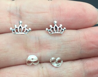 Sterling Silver Earrings, Crown Stud Earrings, Cartilage Earring,Royal Crown Stud Earrings,Tiny Stud Earring,Minimalist Jewelry