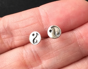 Oxidized 925 Sterling Silver Yin-Yang Stud Earrings, Yin-Yang cartilage stud - Tiny Yin-Yang  Studs - Yin-Yang  post earring