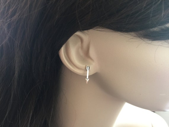 Orecchini A Borchia Freccia In Argento Sterling 925 – Piccoli E Minimal, 0,9 Cm