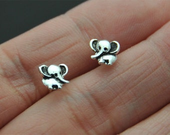 925 Sterling Silver baby elephant stud earring, baby elephant post earring, cartilage stud, helix, Post Earring, Stud Earring tragus stud