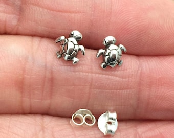 Sterling Silver Sea Turtle Stud Earrings, Tiny Turtle,  Cartilage Earring, Turtle Tragus earring, cartilage stud, Helix earring