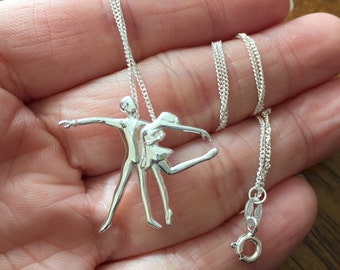 Collier danseuse, collier en argent sterling, collier ballerine en argent sterling, cadeau de récital de danse, silhouette de danseuse, collier de danse