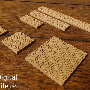 Op de afbeelding: Een verzameling bruin/beige tegels en stroken met een geometrisch patroon, gerangschikt op een houten oppervlak. De tegels variëren in grootte, met vierkante en rechthoekige vormen. De afbeelding bevat de tekst "Digital File" en een STL-bestandspictogram.