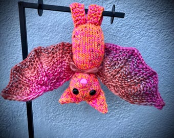 Handgestrickte Fledermaus