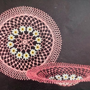 CROCHET PATTERN Vintage Daisy Doily. Round. 16” diameter. PDF digital download