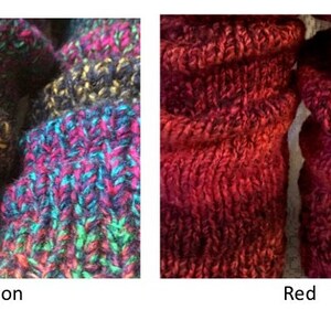 Peut inclure: Gros plan sur deux articles tricot&eacute;s. L'un est un m&eacute;lange de couleurs vives, notamment rose, bleu, vert et marron. L'autre est rouge uni avec des nuances de rouge plus fonc&eacute;. Les textes "Dragon" et "Red" sont en dessous.