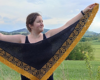 Tunisian Crochet Shawl Pattern – Triangle Wrap with Bee Motif Mosaic and Lace – PDF Download