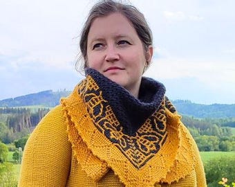 Tunisian Crochet Shawl Pattern – Triangle Wrap with Bee Motif Mosaic and Lace – PDF Download