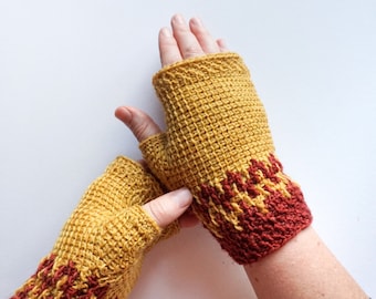 Tunisian crochet fingerless mittens with mosaic and thumb gusset - digital download (size inclusive)