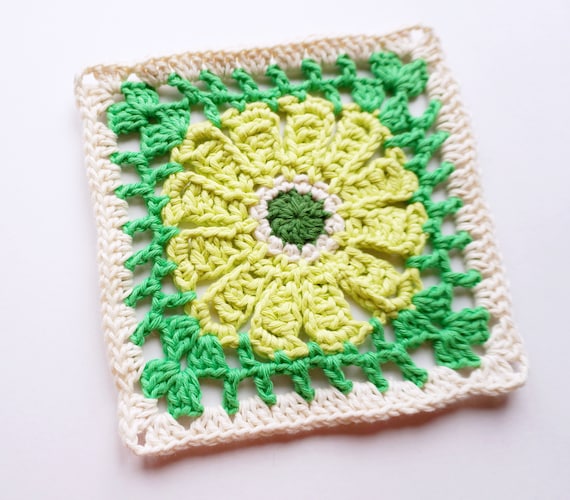 Vintage Flower Granny Square Crochet Pattern - PDF Instant Vintage Flower Granny Square Crochet Pattern - PDF Instant
