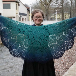 Leafy summer crochet shawl pattern Sempervivum shawl in crescent shape US terms and UK terms, low vision and mobile friendly Yarnandy image 1