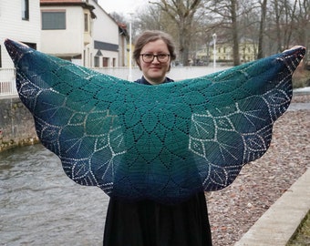 Leafy summer crochet shawl pattern - Sempervivum shawl in crescent shape - US terms and UK terms, low vision and mobile friendly - Yarnandy