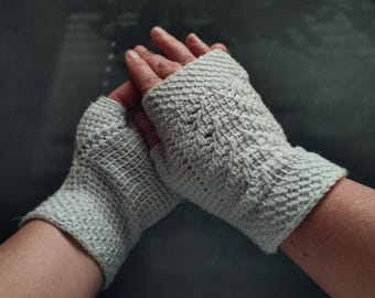 Tunisian crochet lacy fingerless mittens - digital download (size inclusive)