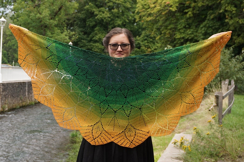 Leafy summer crochet shawl pattern Sempervivum shawl in crescent shape US terms and UK terms, low vision and mobile friendly Yarnandy image 6