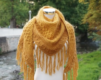 Crescent shawl crochet pattern for women. Dipped in honey. Textured rounded triangle or crescent shawl full instructions, charts, videos