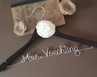 Wedding Hanger / Bridesmaid gift / Bridal Hanger / Bridal Shower Gift / Bridal Party / Maid of Honor / Graduation Gift/