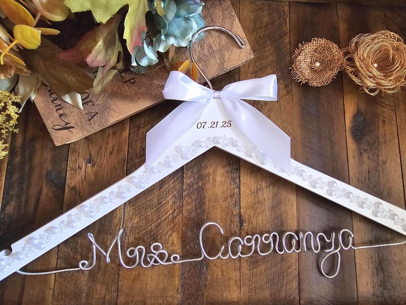 SALE Personalized Bridal Hanger / Wedding Hanger / Custom Hanger / Bridesmaid Gift / Bridal Shower Gift / just because gift / pick your bow
