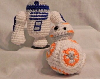 Crochet R2-D2 and BB-8 set