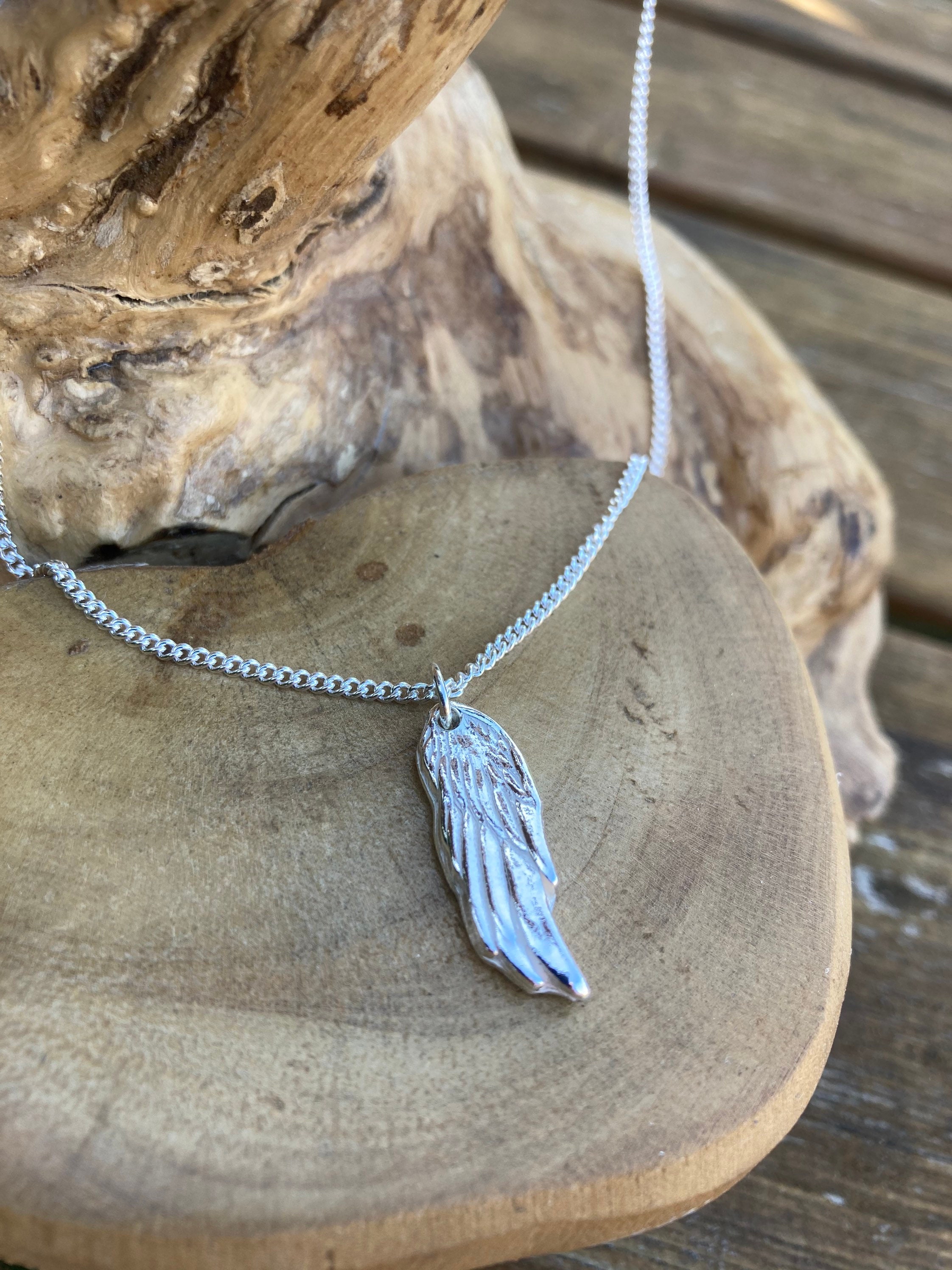 Angel wing pendant necklace deals