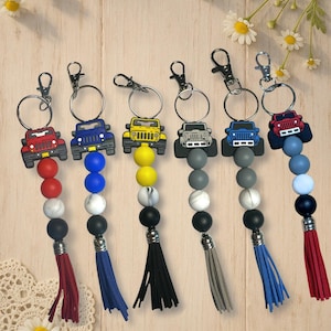 Jeep Keychain for Women – Silicone Beaded Keyring – Jeep Girl Gift – Adventure Keychain – Cute Car Accessory for Her