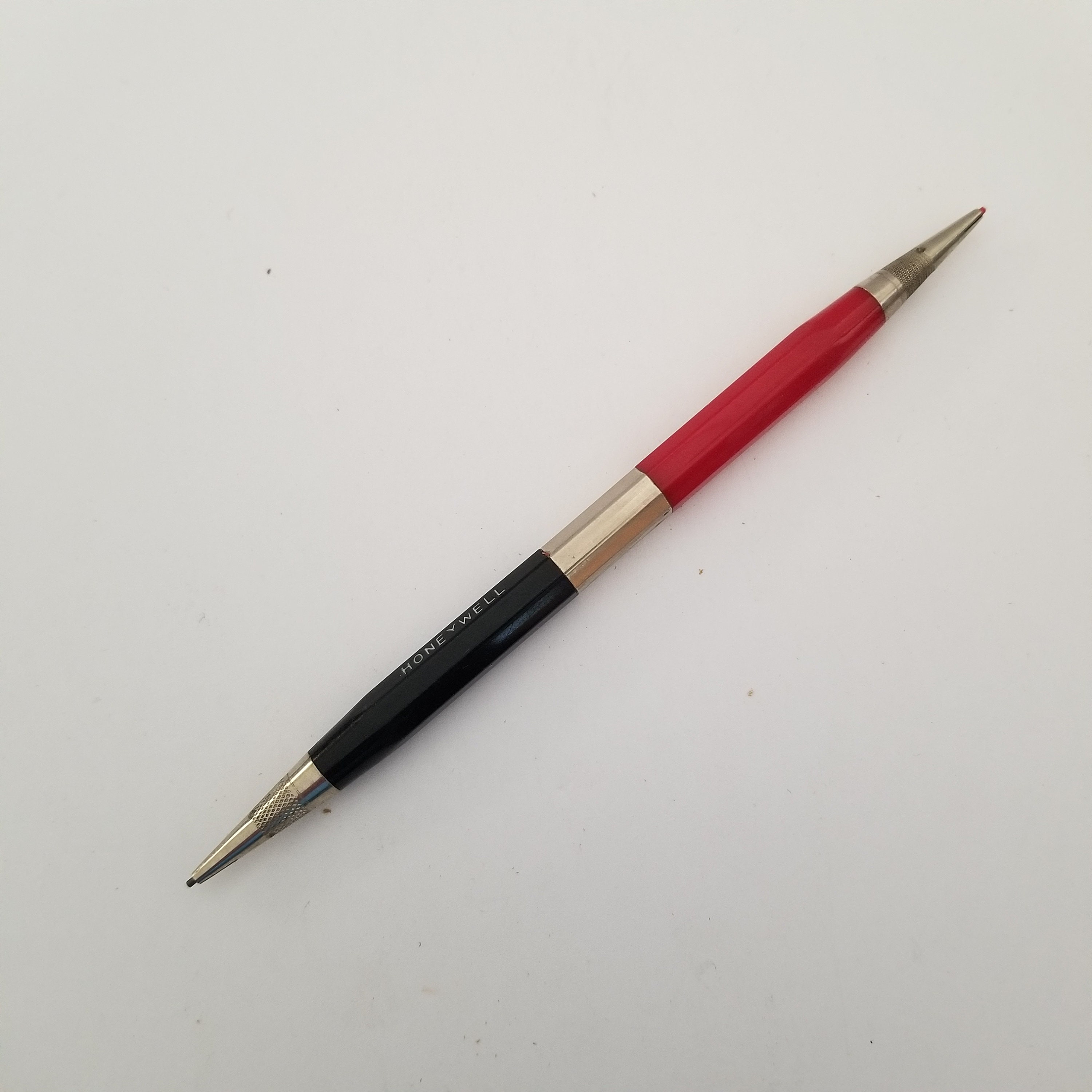 Portable Engraving Pen! No-Skill-Required  Lately, I've struggled with  big and heavy rotary tools to get the results I wanted in my crafts. Last  month I saw the customizer and gave it