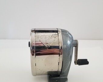 Vintage 1963 Boston L Single Standard Pencil Size Sharpener