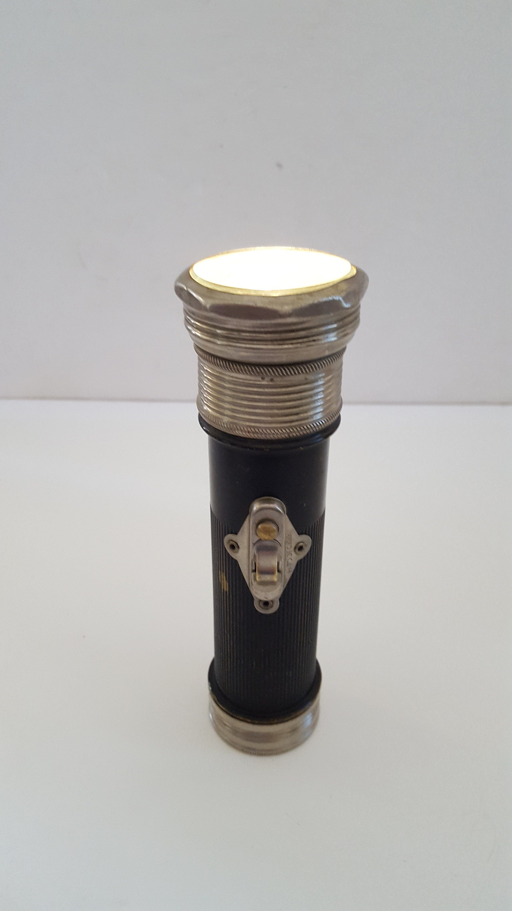 Antique Circa 1919 Flashlight Unmarked Except Made in USA