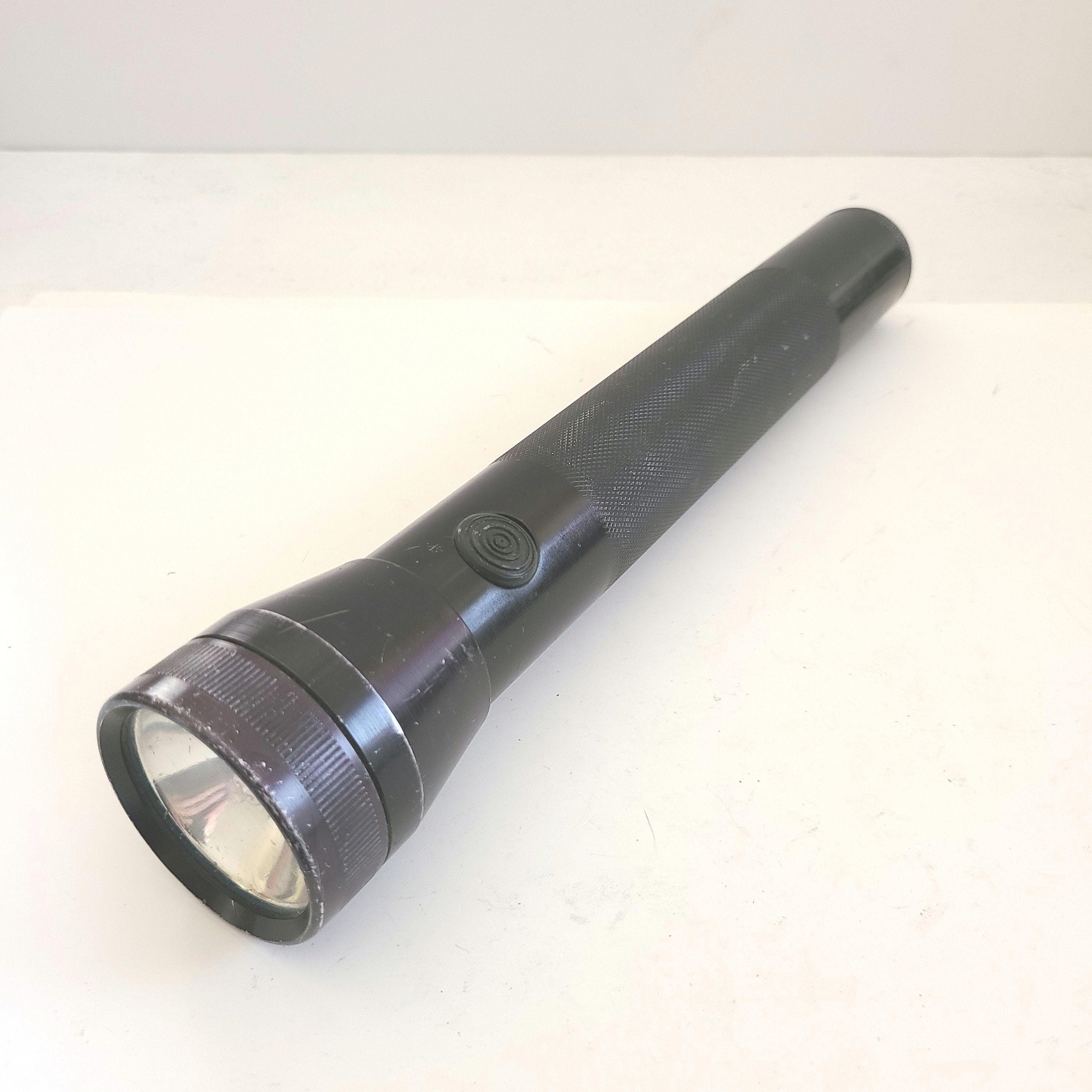 streamlight flashlight strion Streamlight 74352 Strion LED Chrome 120v/DC Steady Charger