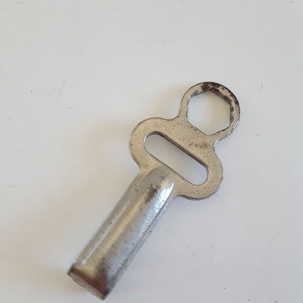 Vintage late 1940's to 1950's unmarked roller skate key, found condition,  good used condition