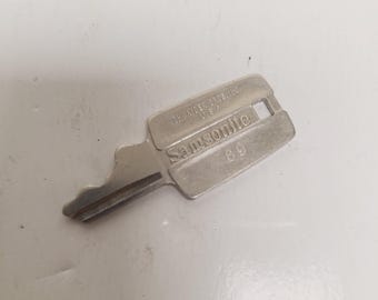 Vintage 1970's Samsonite Silhouette luggage key fits No.69 in good condition