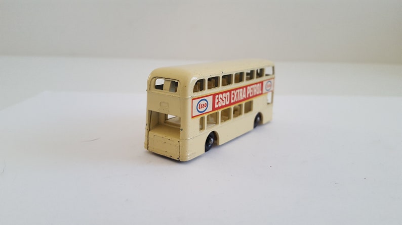 matchbox series no 74 daimler bus by lesney